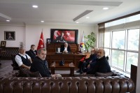 ÜNHADER'den Başkan Uslu'ya Teşekkür Plaketi: Sosyal ve Kültürel Faaliyetlere Destek Takdir Edildi