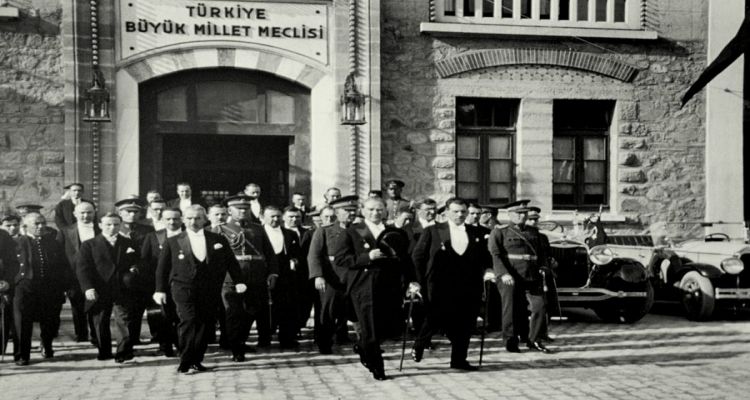 Ankara-Başkent oldu.13.Ekim.1923