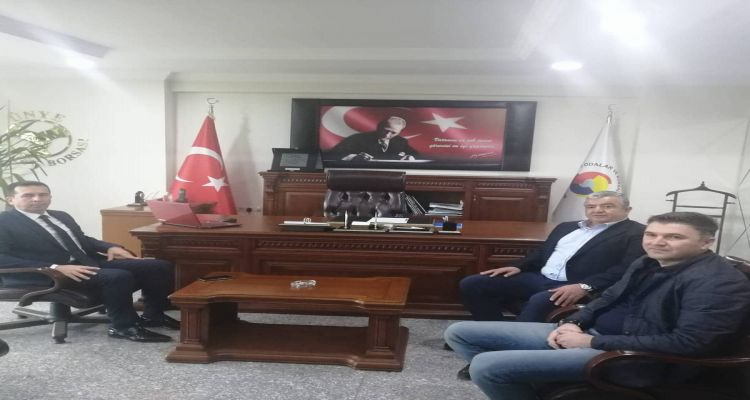 Ünye kaymakamı Ayhan Işık Borsamıza iadei ziyarette bulundu.Ziyarette Yönetim Kurulu Başkanımız Mustafa Uslu ve Meclis Başkanımız Erhan Aydın bulundu.