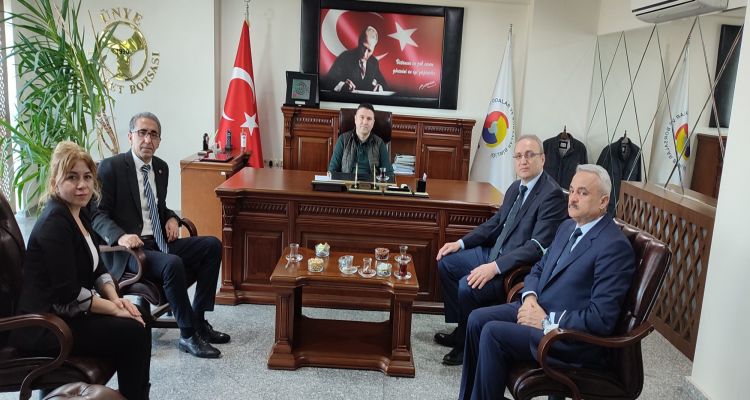 Vergi Haftası kutlamaları kapsamında Ünye Vergi Dairesi Müdürü Yavuz Kalkan ve beraberindeki heyet Borsamızı ziyaret ederek Meclis Başkanımız Erhan Aydın ile görüştü.